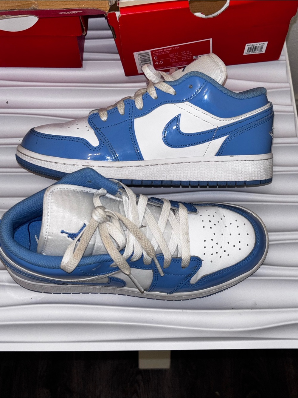 Nike Kids Low-Top Sneakers in White and University Blue
